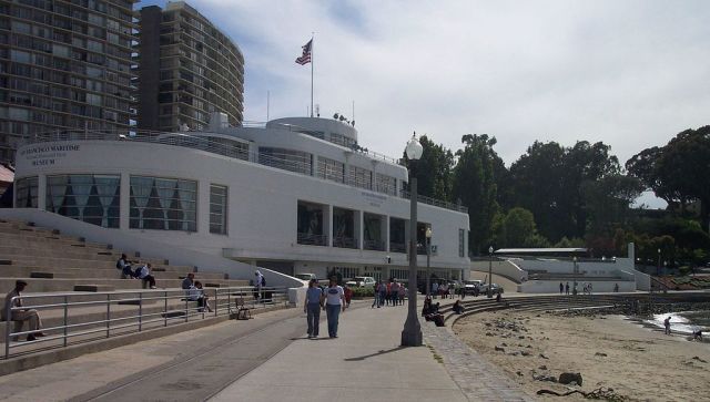 San Francisco Maritime Museum is located in the  Aquatic Park Bathhouse Building
Photo by: Chris Wood [CC BY-SA 4.0 (https://creativecommons.org/licenses/by-sa/4.0)]